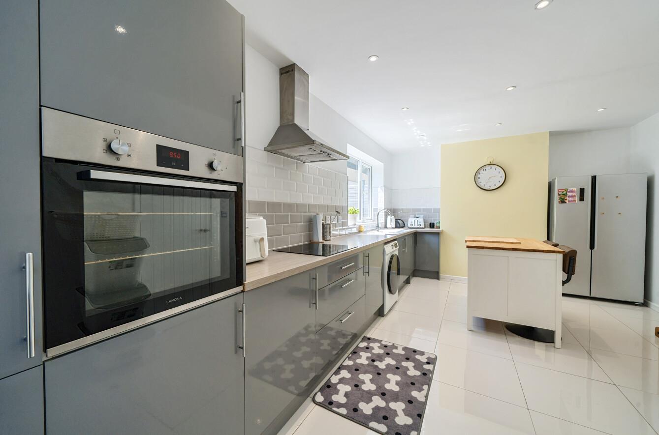 Francis Road, Morriston, Swansea, SA6 7DY
